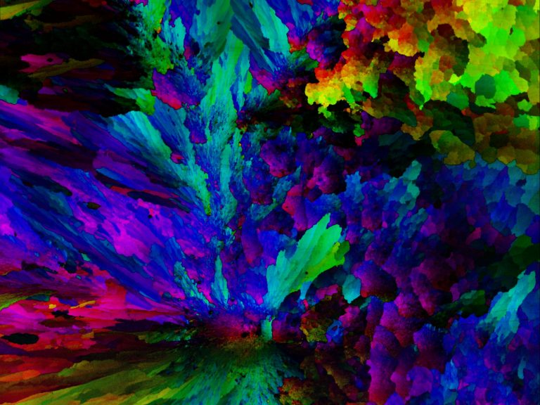 看起来像抽象彩虹色的图像实际上是水晶定向角的颜色